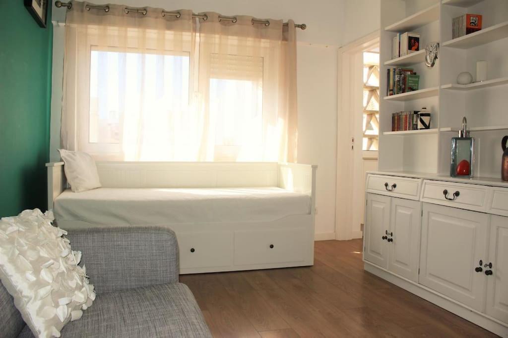 Sunny Apartment In Lisbon Luaran gambar