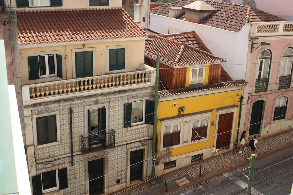 Sunny Apartment In Lisbon Luaran gambar